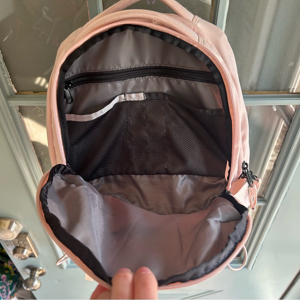 The North Face Women's Jester Backpack Padded Laptop Travel Bag Pink Salt /Black - Picture 10 of 16